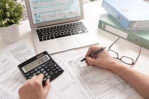 Obligaciones Contables Básicas para Autónomos y Pymes en España