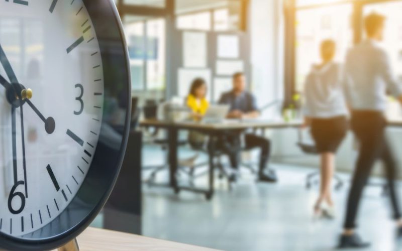 Control horario en trabajos por turnos claves para evitar desajustes