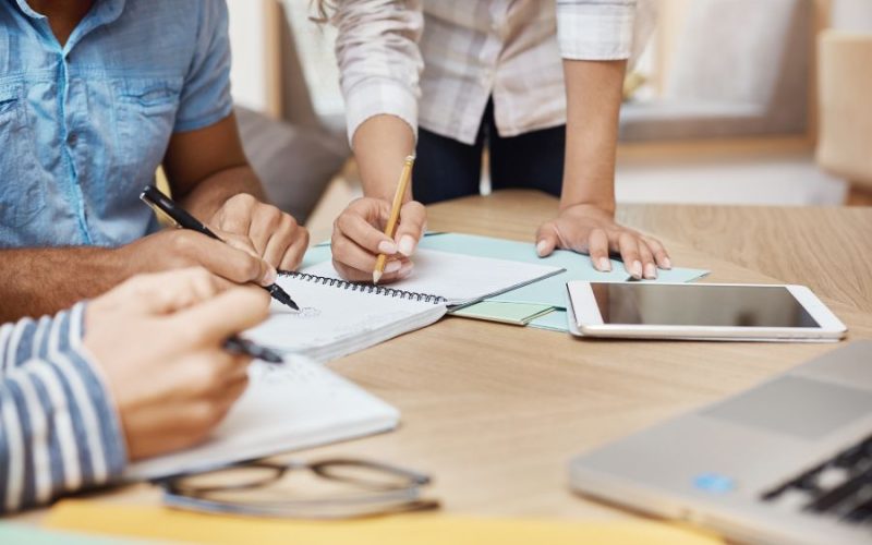 KPIs laborales esenciales para analizar la jornada de trabajo